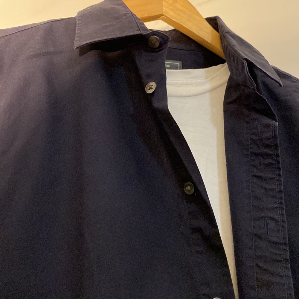 Gap Navy Button Down, Medium - image 4
